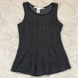 Max Studio black white sleeveless top Size Small EUC